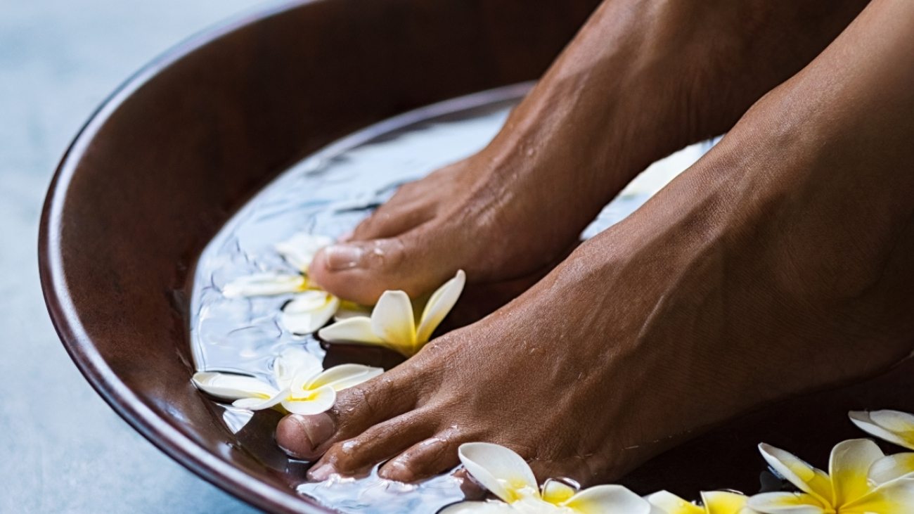 spa-salon-therapy-treatment-PZFBLW-4